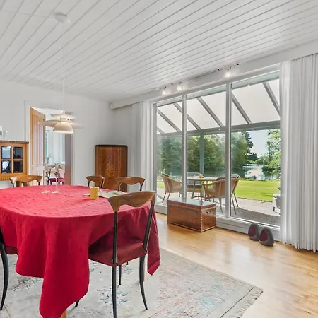4 Bedroom Gorgeous In Nyaraló Varde