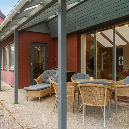بيت للعطل 4 Bedroom Gorgeous In فاردي